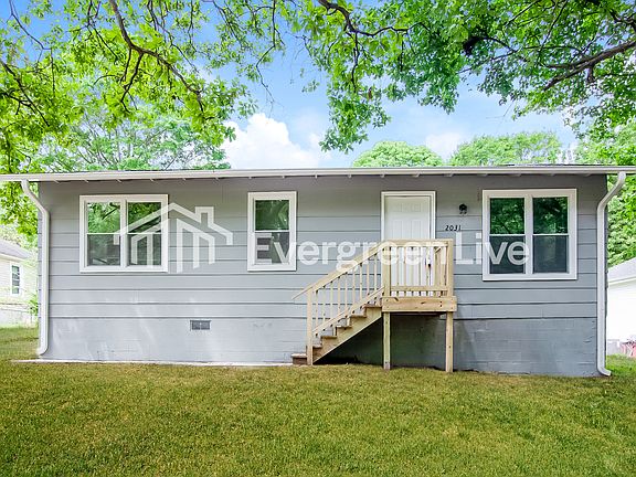 2nd image of 2031 Pine Dr