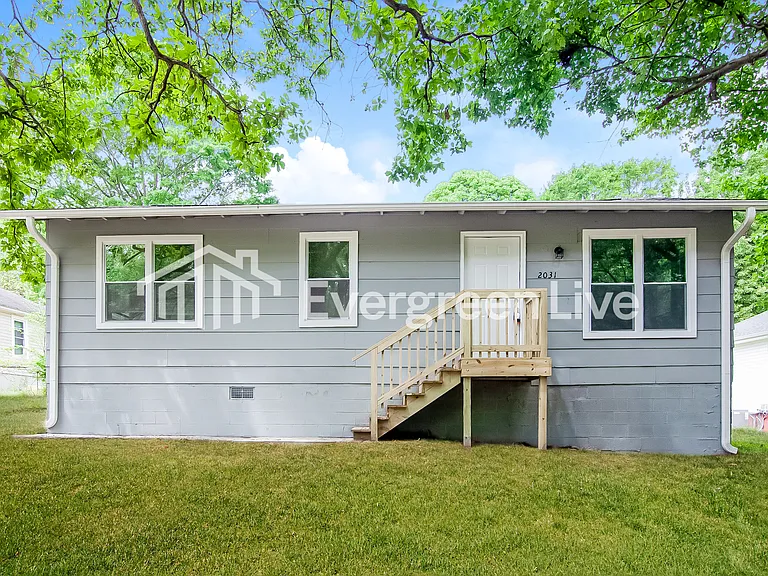 2031 Pine Dr — Photo 2