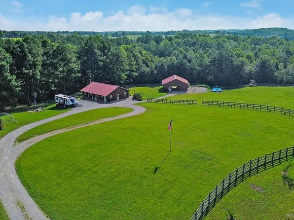 1463 Nichol Creek Dr, Jamestown, TN 38556