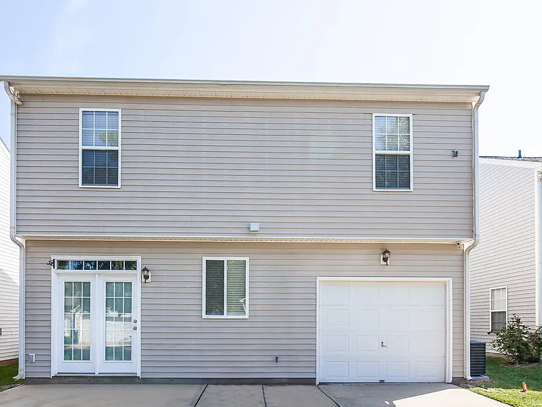 11239 Heritage Green Dr — Photo 17