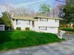 28 Roosevelt Rd, Cumberland, RI 02864