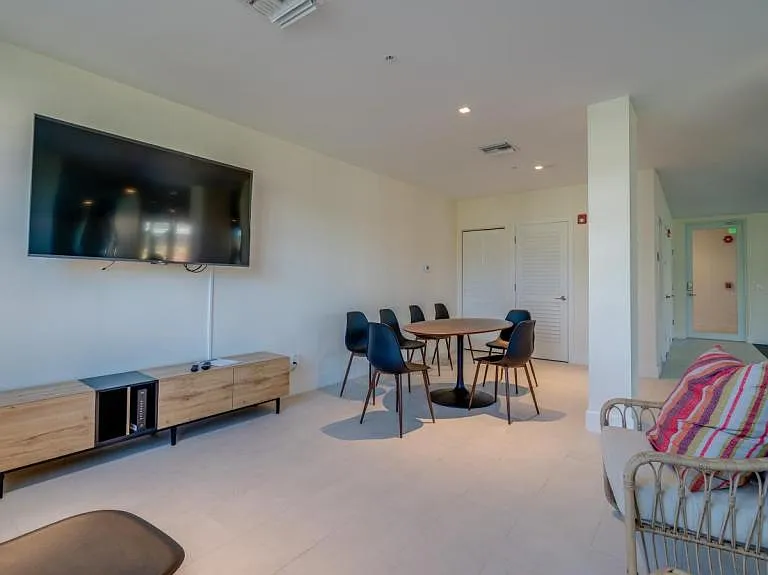 15901 Royal Pointe Ln #307 — Photo 7