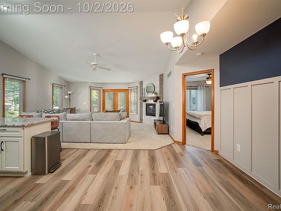 3rd image of 9098 Emily Dr