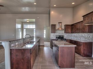 1027 E Rose Is, Nampa, ID 83686