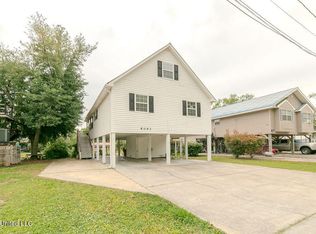 6093 Apache Dr, Kiln, MS 39556