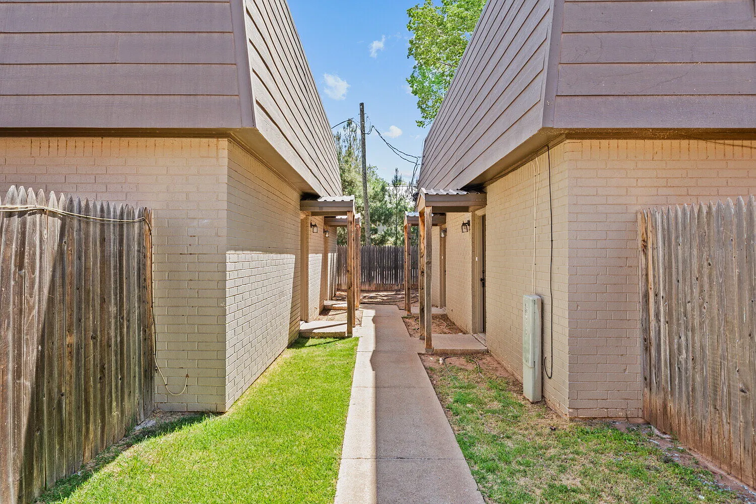 1 bed, 1.0 bath, 700 sqft, $895 — Photo 3