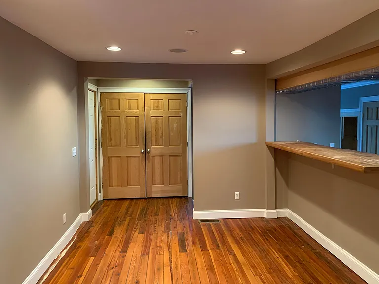 1203 W Johnson St — Photo 11
