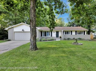 5620 Grand River Dr, Grand Ledge, MI 48837