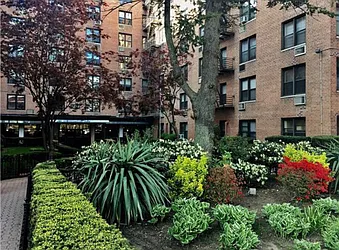 Sold by Avenue Real Estate