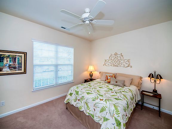 4th image of 2031 Kennedy Dr
