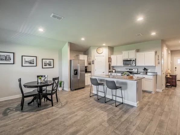 713 Breckenridge Park Dr, Alvarado, TX 76009