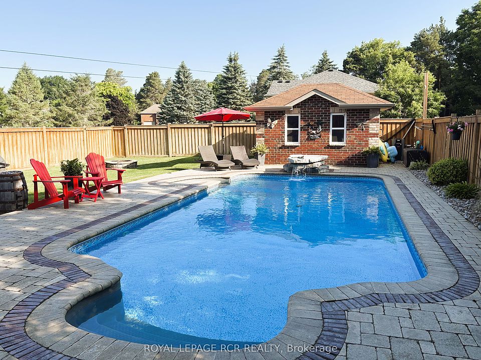 1st image of 10 Fisher Dr