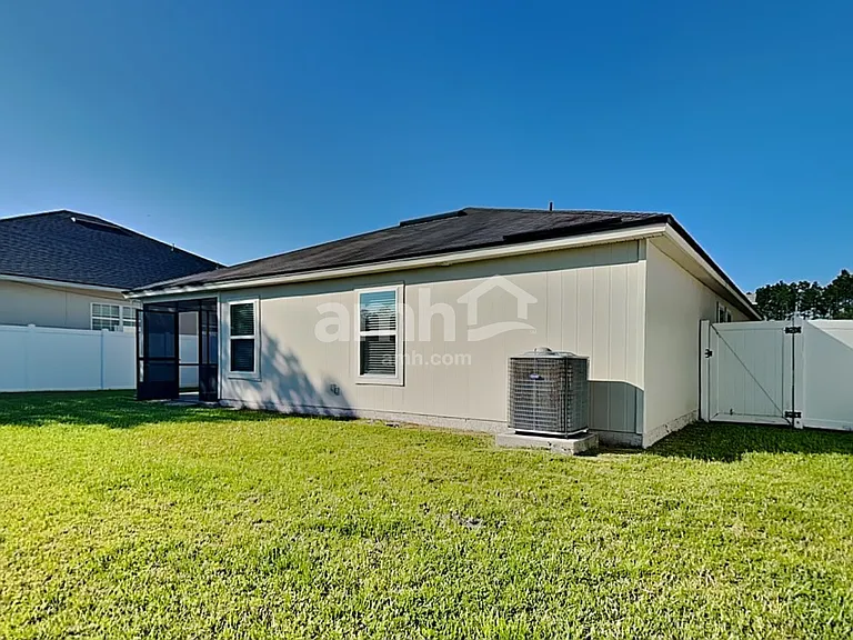 1045 Bains Lake Dr — Photo 17