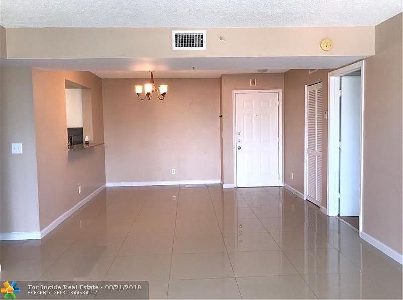 1st image of 1450 SE 3rd Ave APT 304