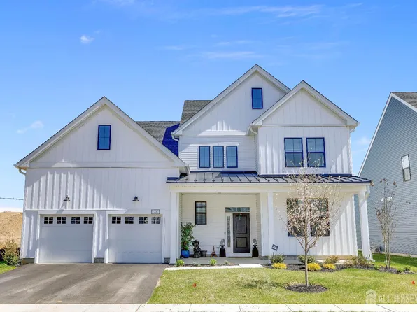 72 Ross Ln, Cranbury, NJ 08512