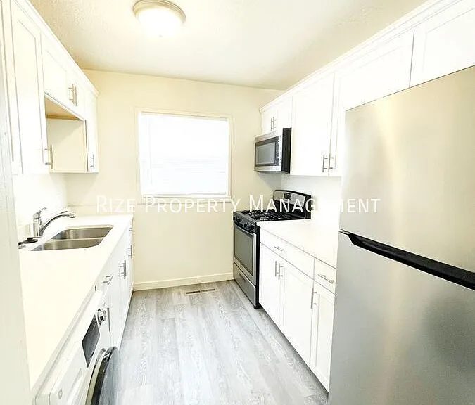 1054 W Goodyear Ave #F — Photo 1