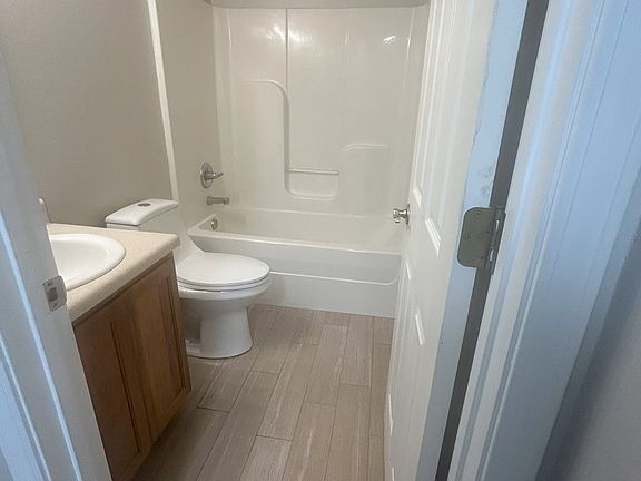 Spacious Bathroom!