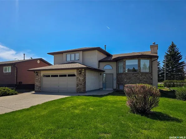 691 10th AVENUE W, Melville, SK S0A 2P0
