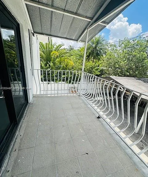 11870 SW 5th St #B — Photo 5