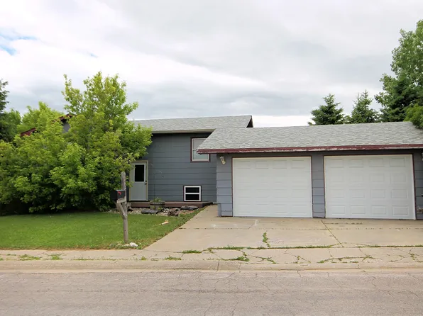 2403 Moose Dr, Sturgis, SD 57785