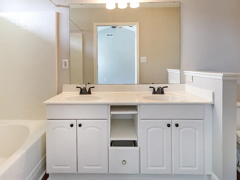 4401 Craven Hill Dr — Photo 21