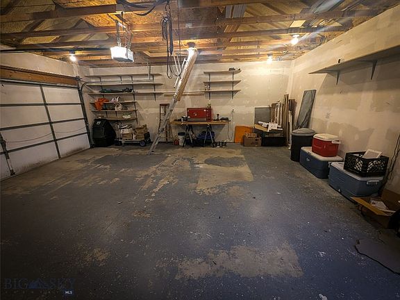 4th image of 306 E Granite Ave