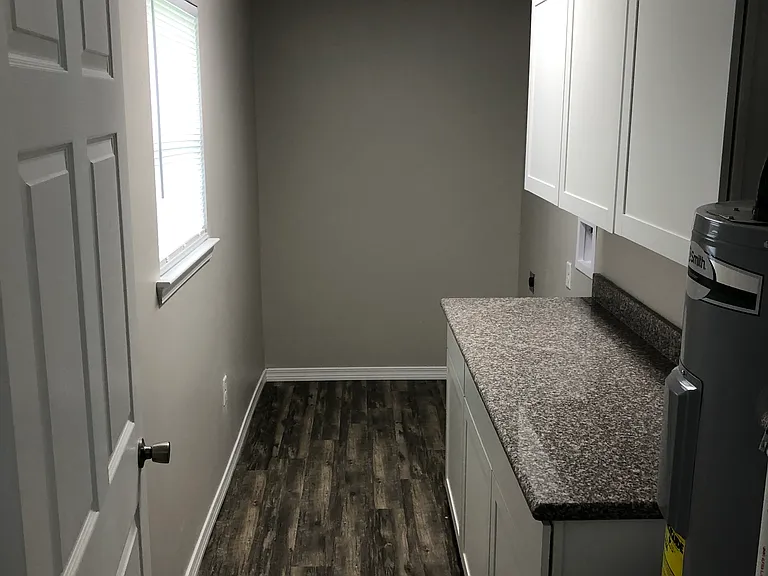 18 Linda Ln — Photo 5