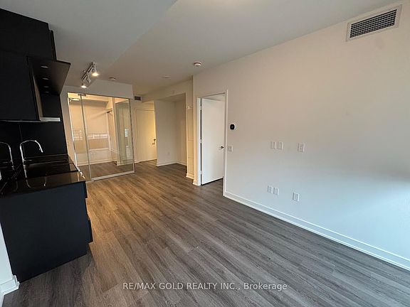 4th image of 448 Burnhamthorpe Rd W #2412