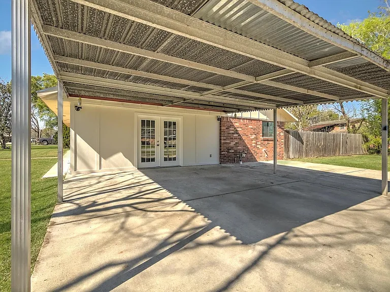 501 Ladd St — Photo 32