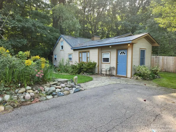 12150 Whittaker Rd, Milan, MI 48160