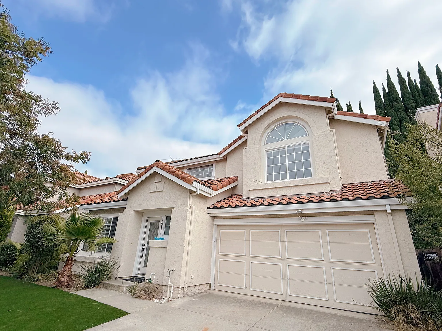 4 bed, 1828 sqft, $4,950 — Photo 4