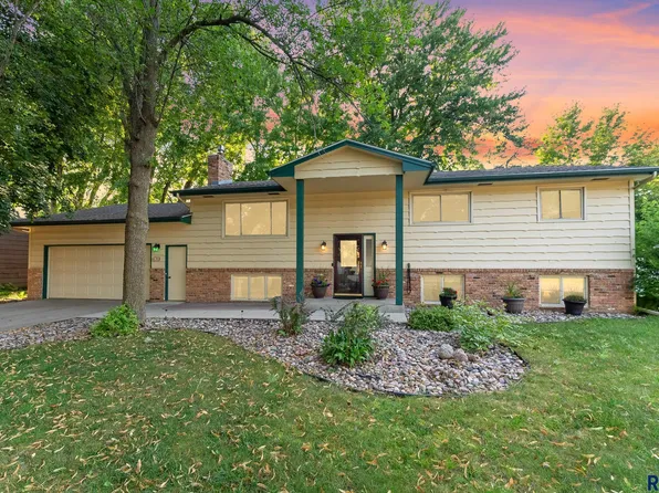 4701 S Arden Ave, Sioux Falls, SD 57103