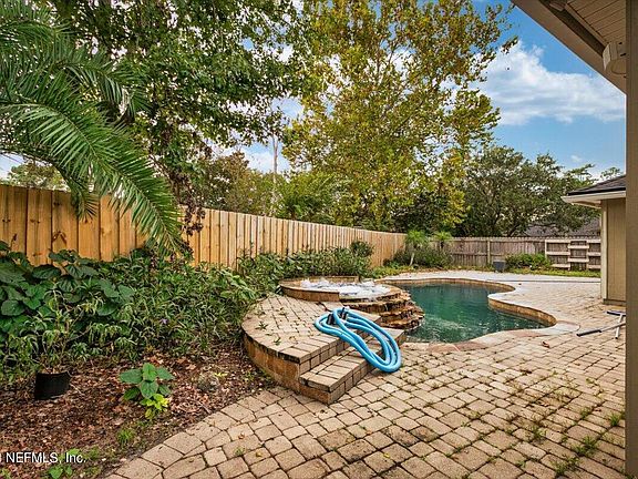 3rd image of 12420 HATTON CHASE Lane