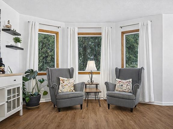 4th image of 114 S 2nd St