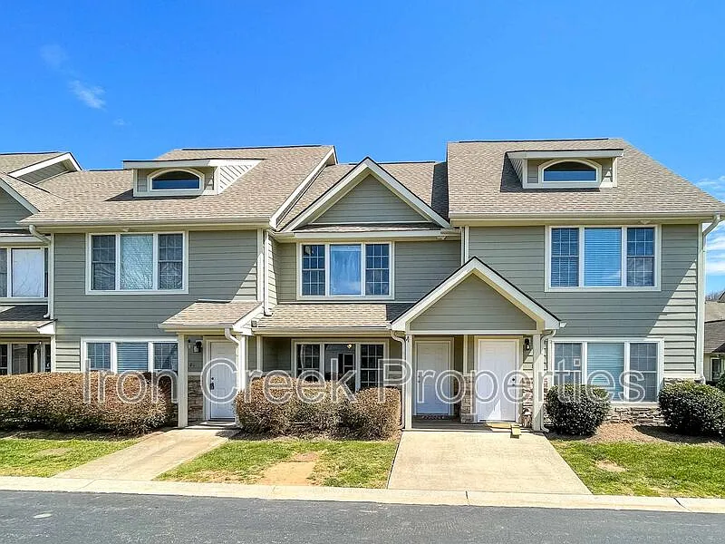 100 Rotunda Cir
