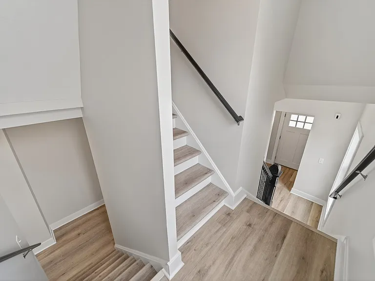 729 W 9th St — Photo 11