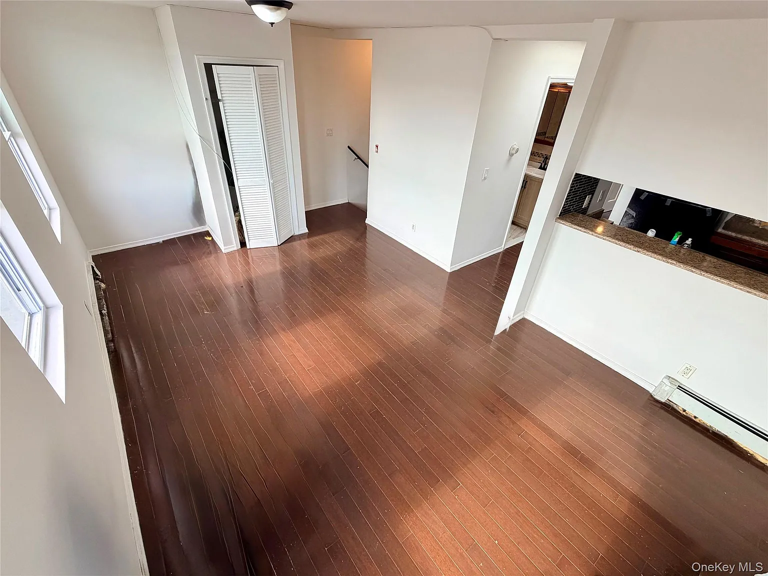 2 bed, 1.0 bath, 2100 sqft, $2,997 — Photo 3