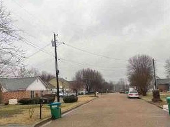 Exterior Neighborhood (street photo)