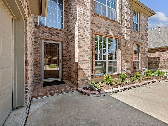 3rd image of 2625 Alpena Dr