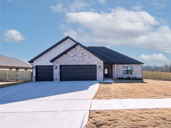 81 W Pitts St, Farmington, AR 72730