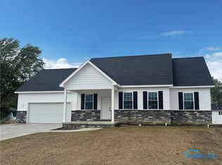 129 Caleb St, Clyde, OH 43410
