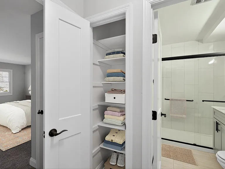Explore the spacious storage options at Eagle Rock Apartments at Woodbury. With thoughtfully designed closets, organization is effortless, making your living space functional and stylish. Don't waitschedule a tour today!