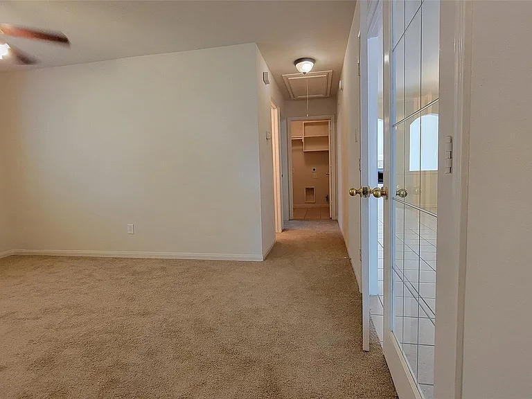 4822 Bonny Loch Ln — Photo 6