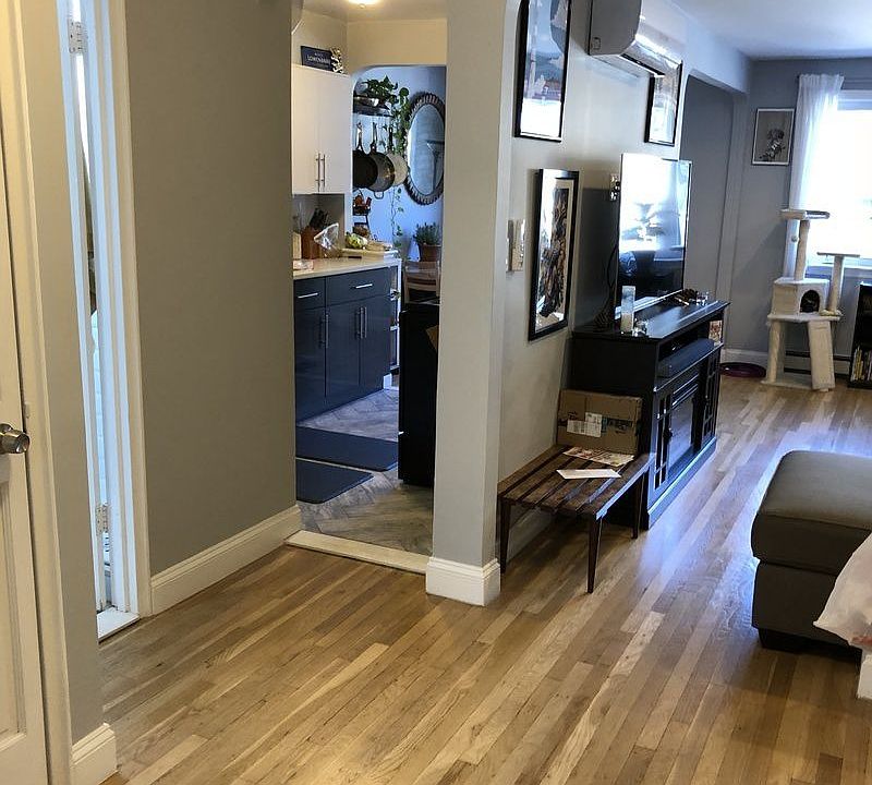 1st image of 2406 Hoyt Ave S #2