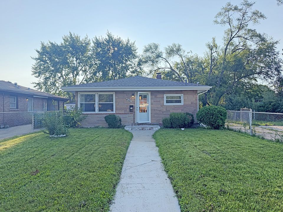 1st image of 16247 Paulina St