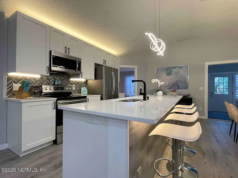 232 Nesmith Ave — Photo 9