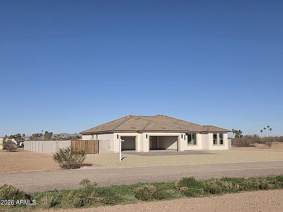 2nd image of 3820 N PALM Circle
