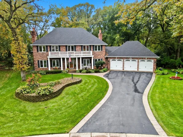 1438 Kings Wood Rd, Eagan, MN 55122