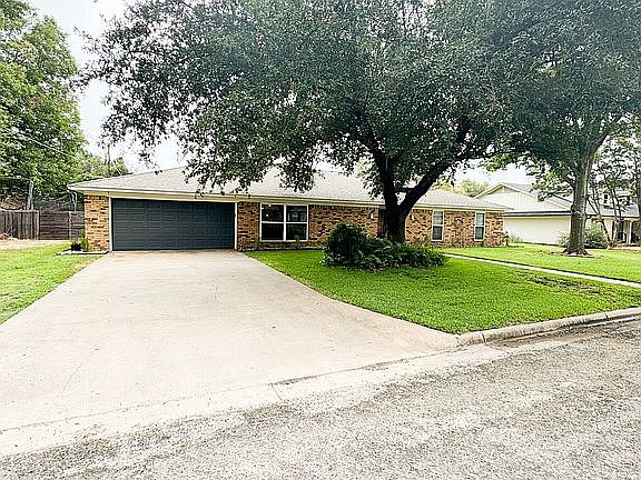 4th image of 1608 Wright Dr
