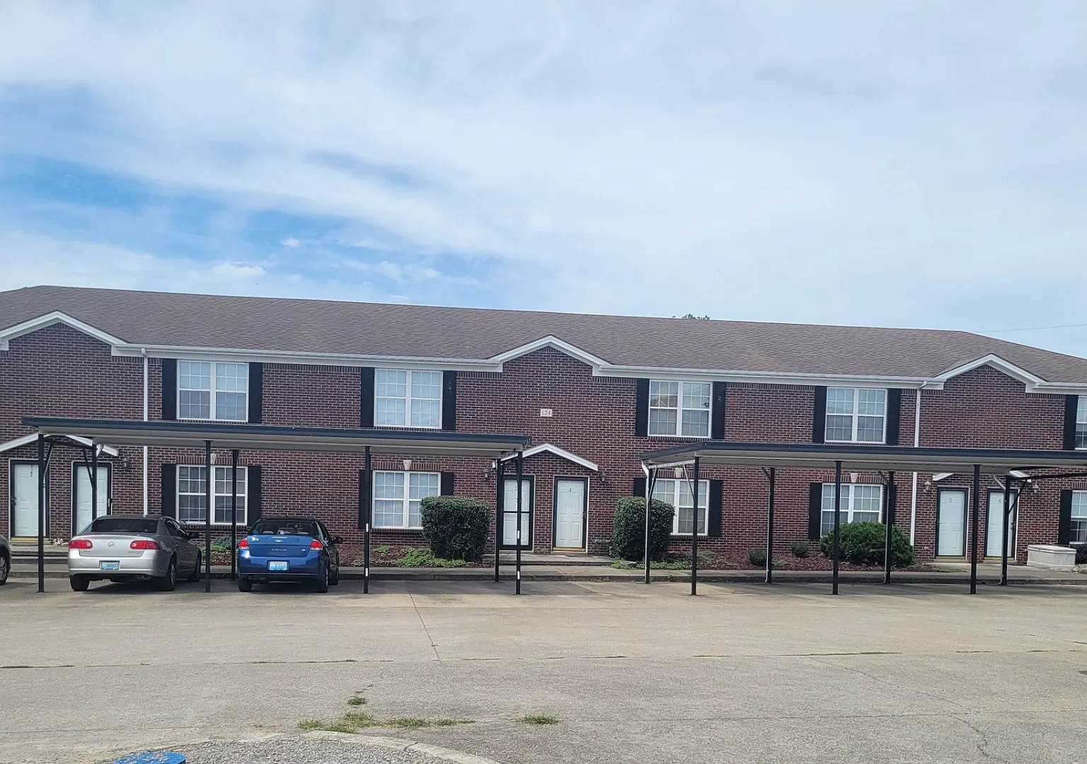 2 bed, 1.5 bath, 1300 sqft, $1,100 — Photo 1